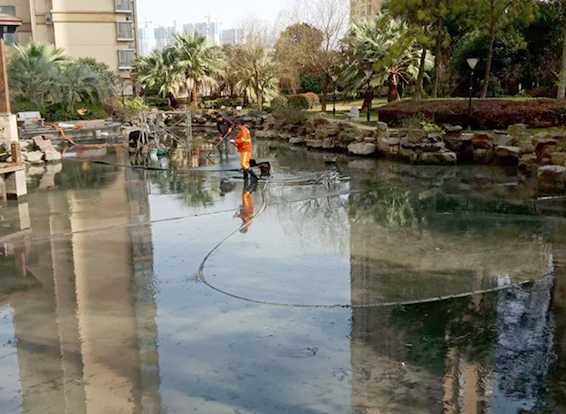 商城景观池淤泥清理